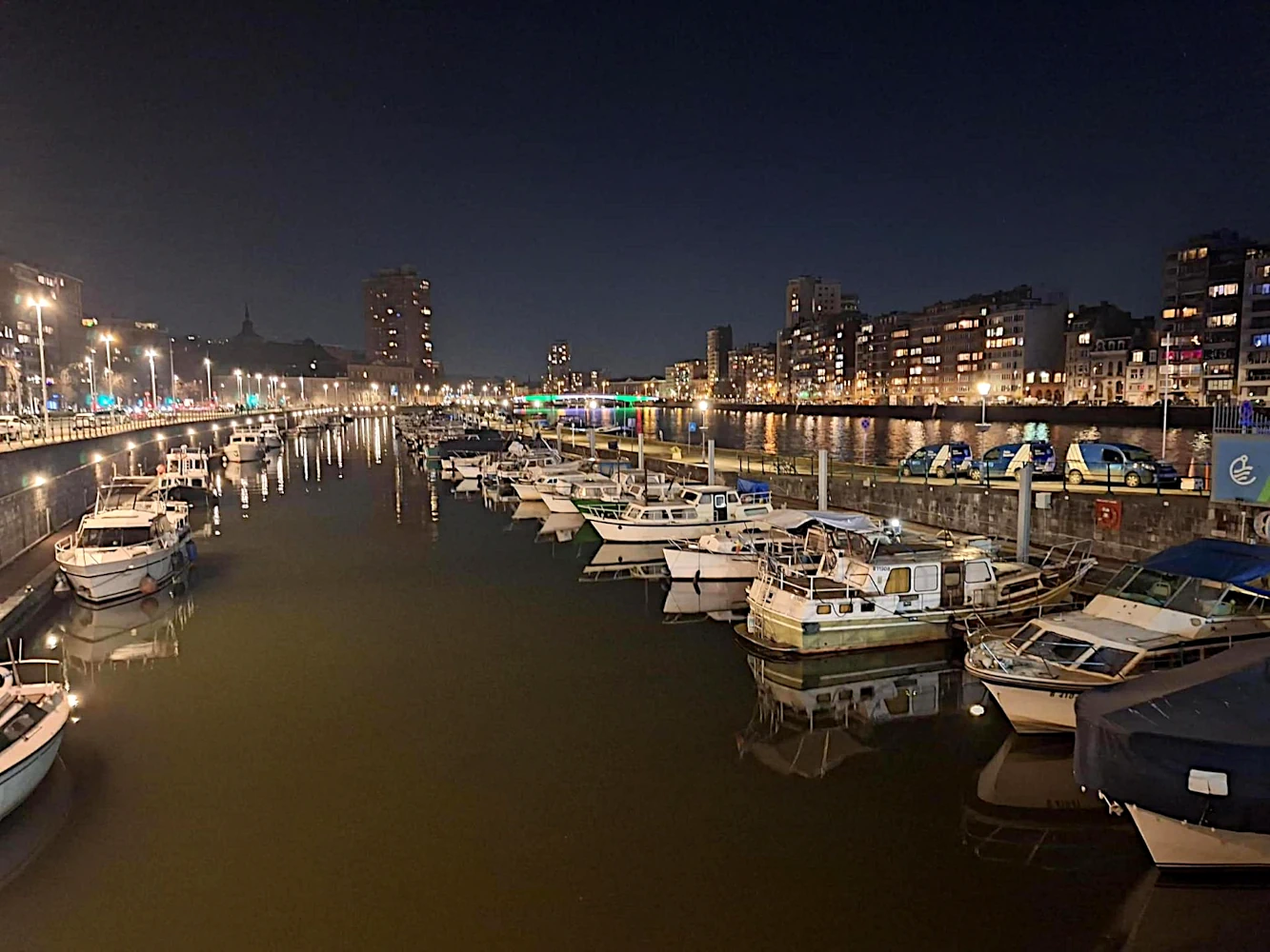 Une balade nocturne sur les quais de Liège